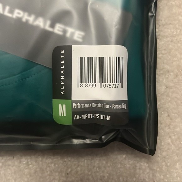 Alphalete Performance Division Tee - Parasailing size Medium. - Picture 4 of 4